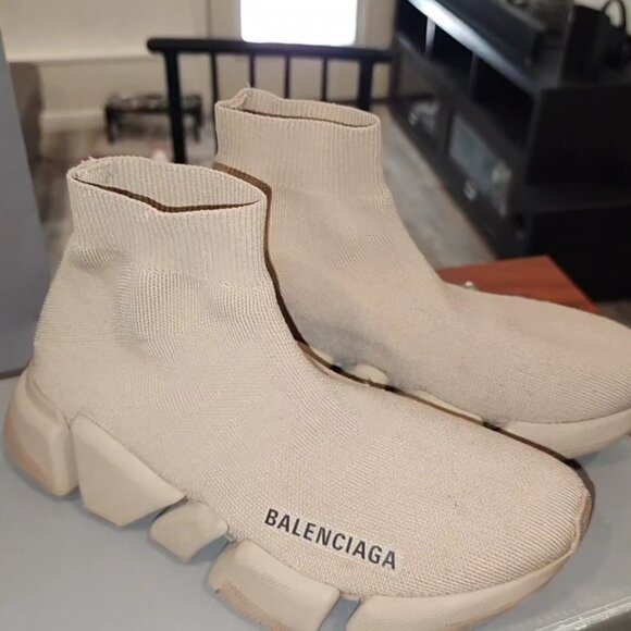 Authentic Balenciaga - Picture 1 of 6